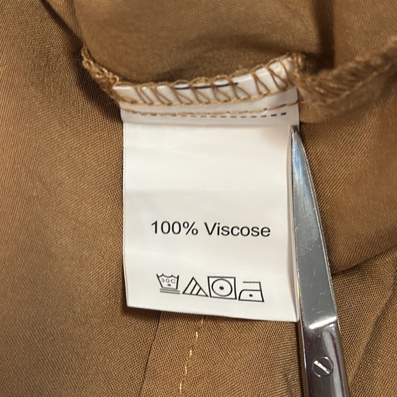 Rusttydustty Women’s Large Boho V Neck Crochet Ruffle Sleeve Tan Brown Blouse - Picture 7 of 7